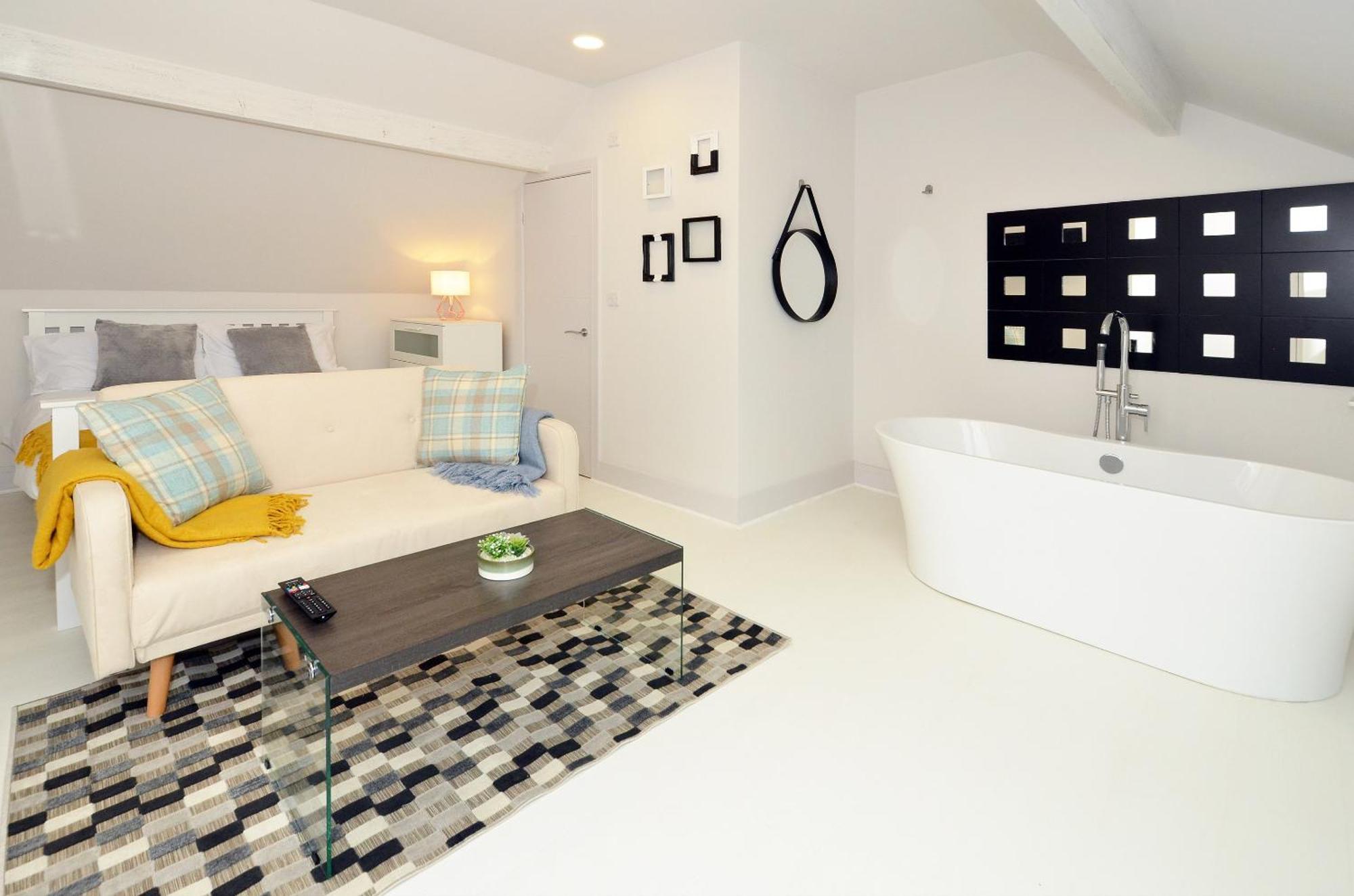 Townhouse Plus @ London Road Stoke エクステリア 写真