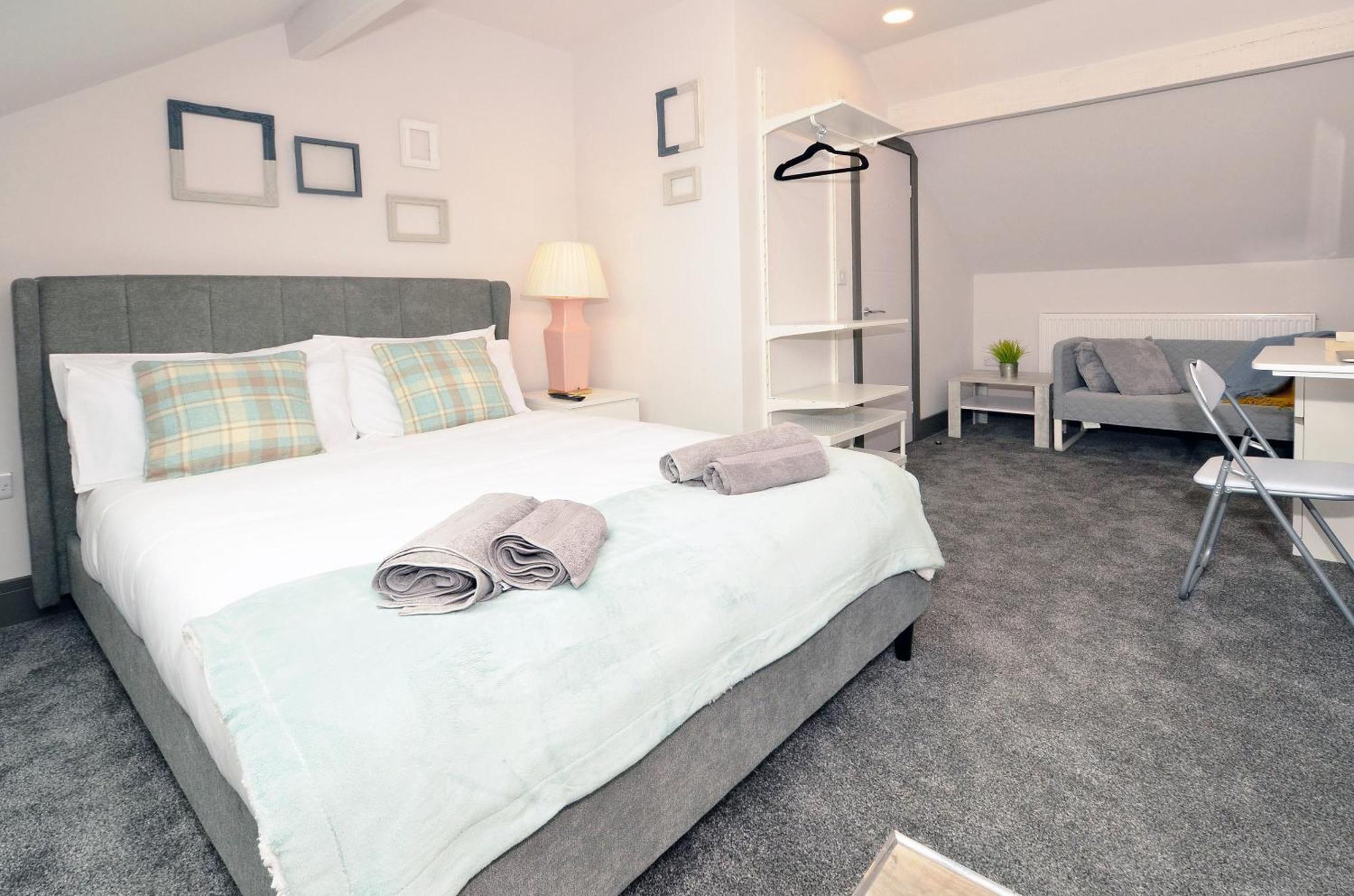 Townhouse Plus @ London Road Stoke エクステリア 写真